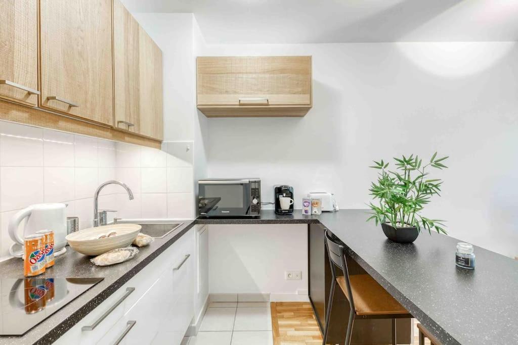 Appartement Moderne, Metro 7, Parking Et Jardin Вилжуиф Екстериор снимка