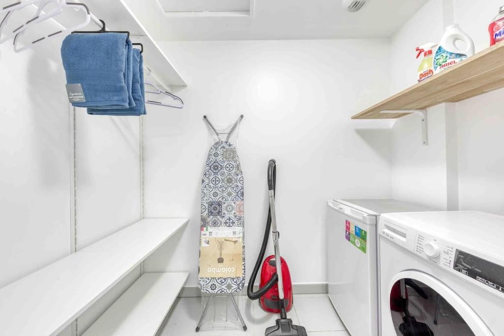 Appartement Moderne, Metro 7, Parking Et Jardin Вилжуиф Екстериор снимка