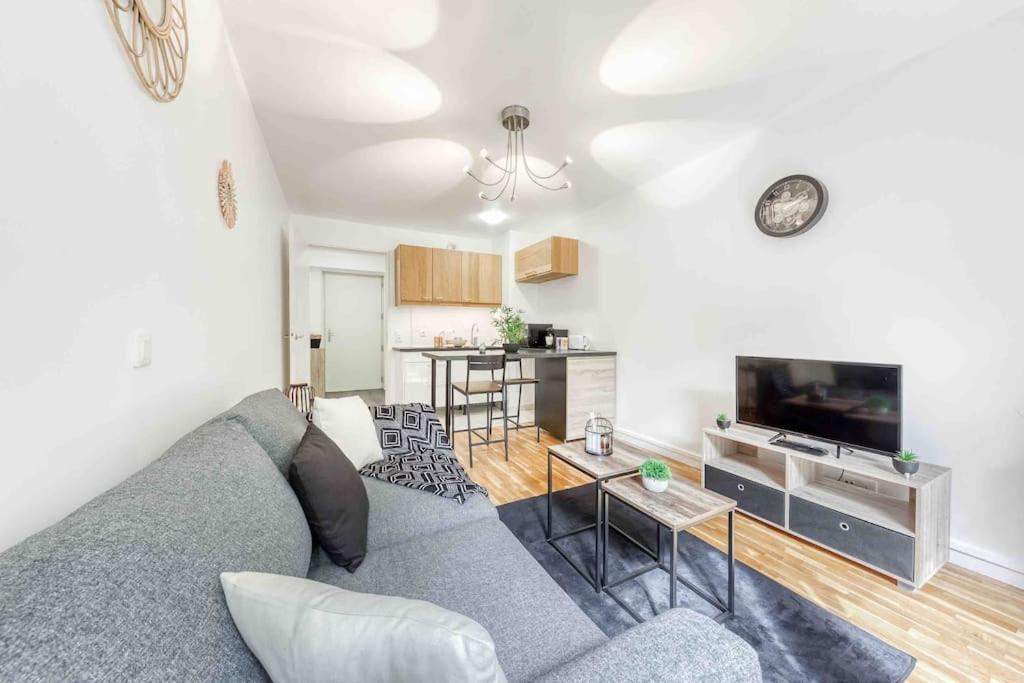 Appartement Moderne, Metro 7, Parking Et Jardin Вилжуиф Екстериор снимка