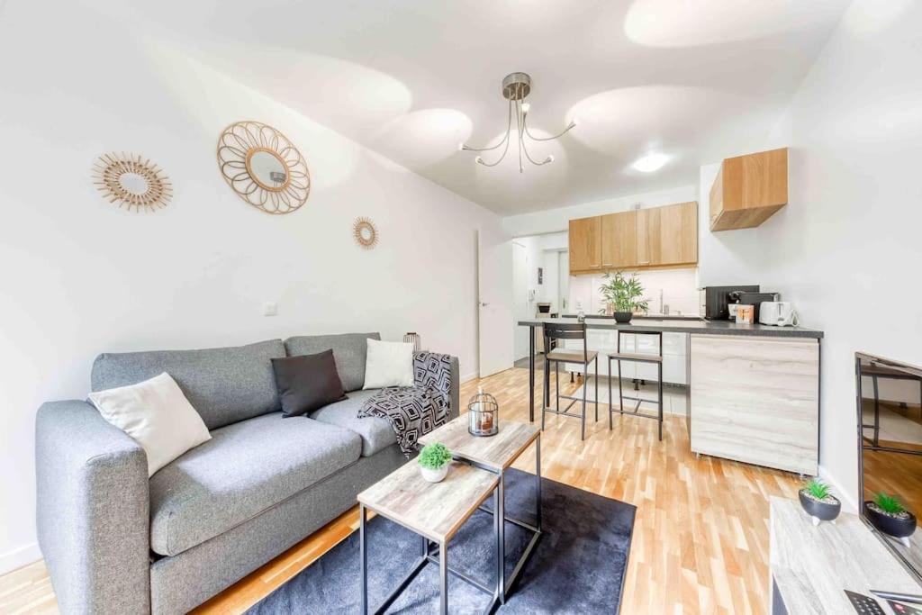 Appartement Moderne, Metro 7, Parking Et Jardin Вилжуиф Екстериор снимка